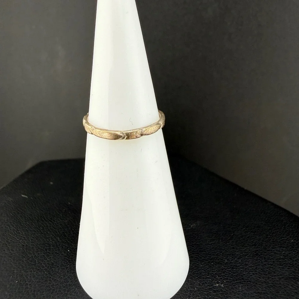Vintage Sterling Silver Band Ring Textured Patina Size 4 READ